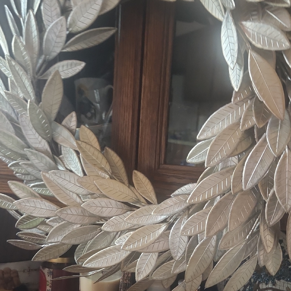Silver Leaf Wreath Decor 19 Inches Diameter DIYers - Picture 4 of 6